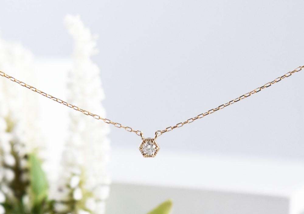 K10YGダイヤネックレス【KIKKO DIAMOND　/　亀甲ダイヤモンド】（S)0.08ct （N10072Y-S）