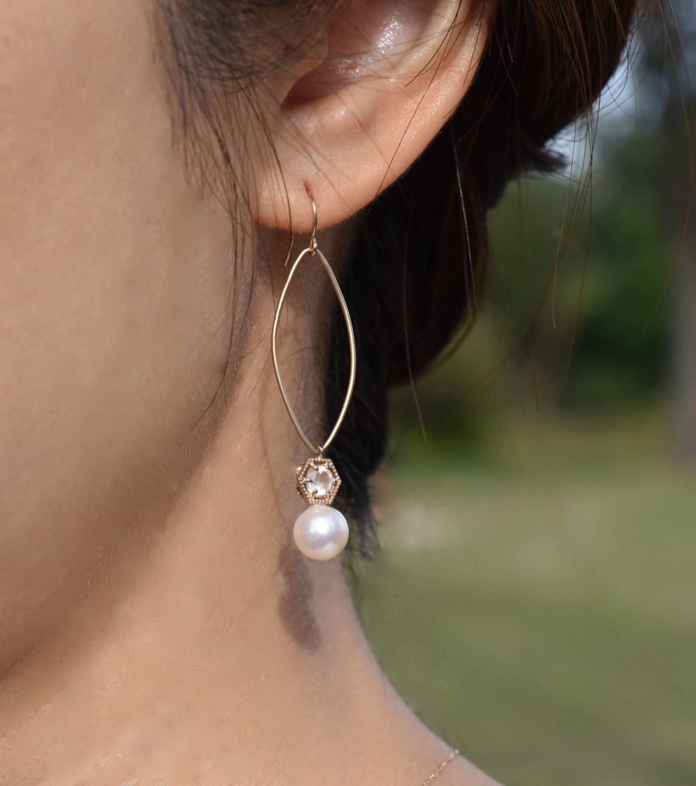 K10YGパールｘムーンストーン亀甲ピアス【KIKKO Pearl】P10081Y