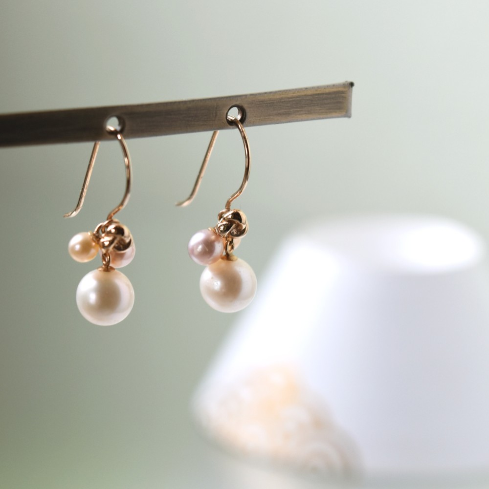 K10/【SANYO MUSUBI　/　三葉結び　カラー】淡水パールフックピアス