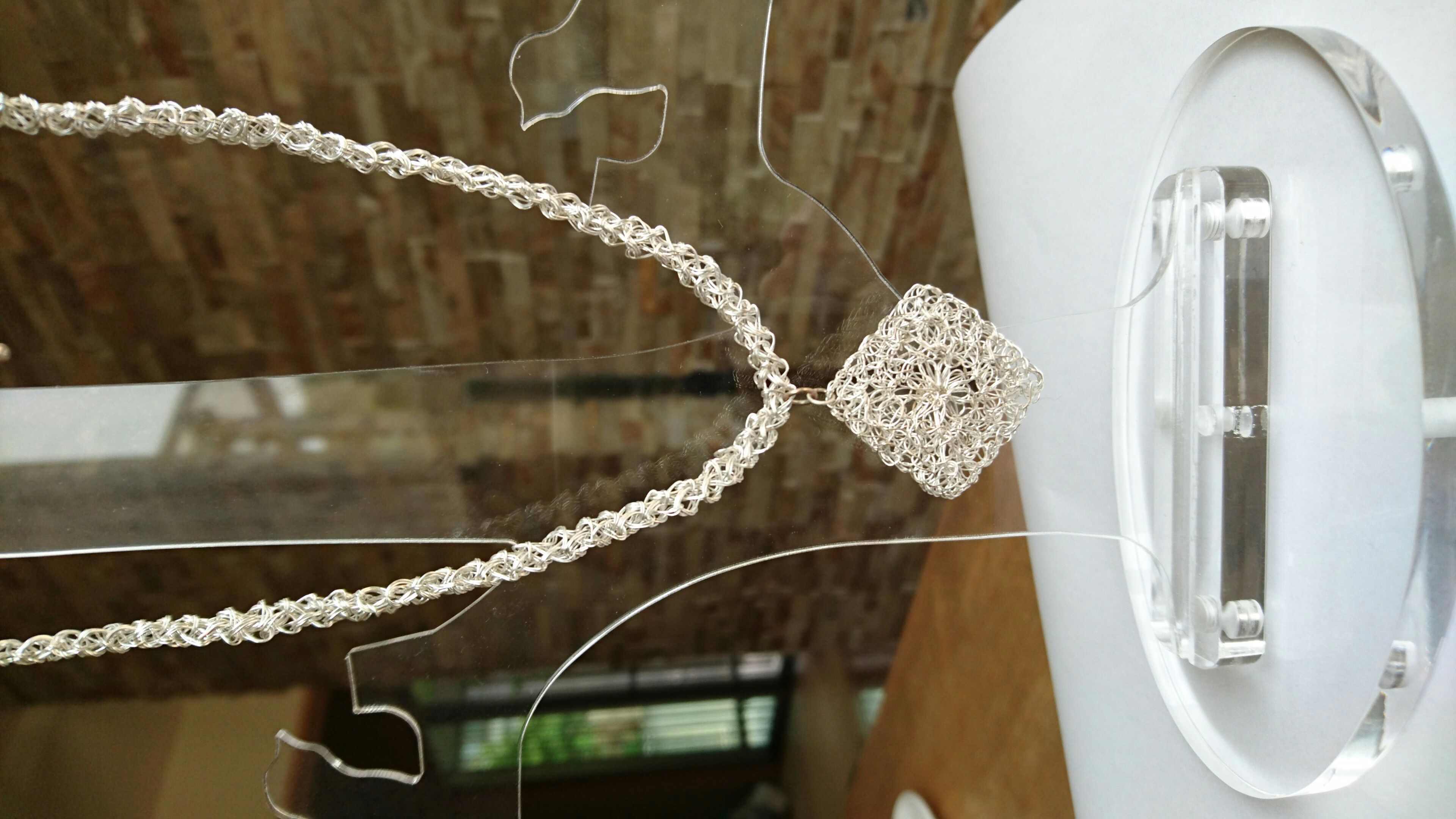 スクエアモチーフのネックレス