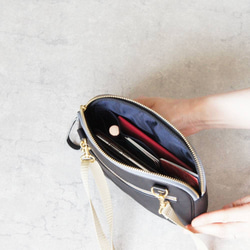 お財布にもなるレザーポシェット（ブラック）　サコッシュ　スマホポーチ　ショルダー　バッグinバッグ　革 6枚目の画像