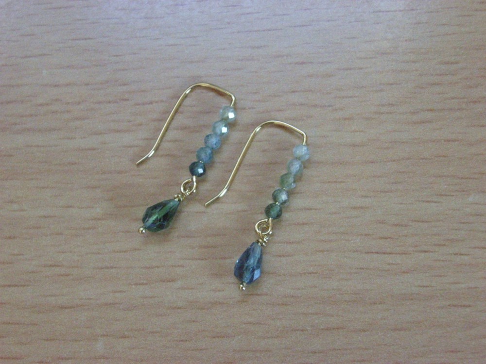 K18トルマリングラデーションピアス（ブルー）