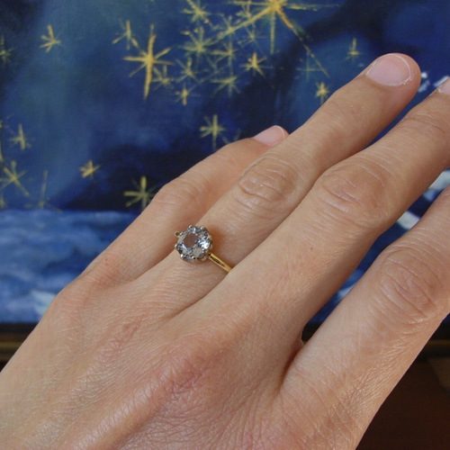 K18YG/WGグレーイッシュスピネルリング 指輪・リング フラワー