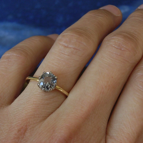 K18YG/WGグレーイッシュスピネルリング 指輪・リング フラワー