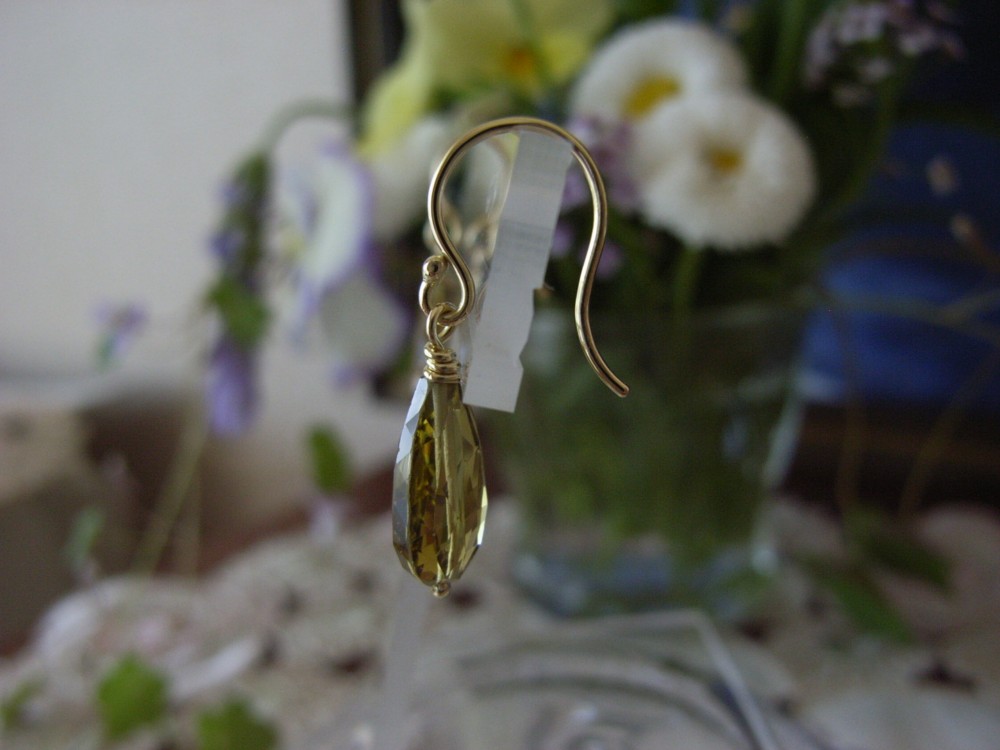 K18イエローブラウントルマリンピアス