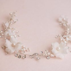 Swarovski crystals and silk flowers bridal headpiece 8枚目の画像