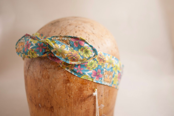 Pin-up girl wired headband - Liberty of London cotton lawn 1枚目の画像