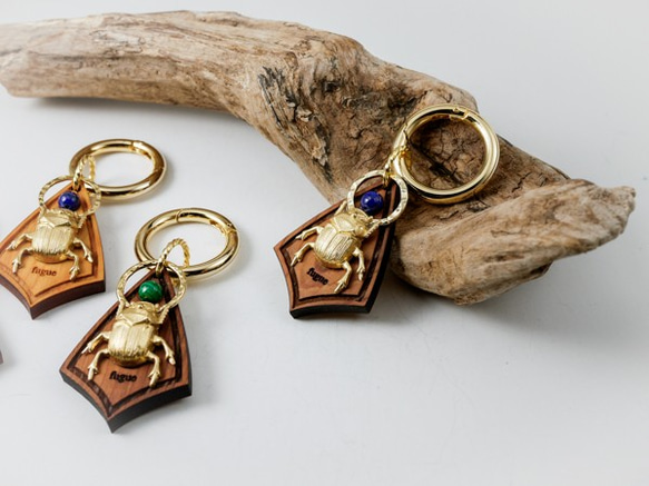【スカラベと宝石バッグチャーム／キーアクセサリー】レッドジャスパー×楓 6枚目の画像