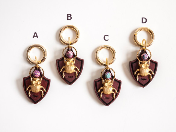 【スカラベと宝石】バッグチャーム・キーアクセサリー／琥珀×槐 4枚目の画像