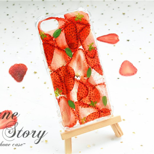 いちごパレード」フルーツ 満載 押し花スマホケース 全機種対応