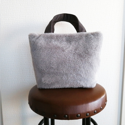 ペールグレーのソフトファートートバッグs トートバッグ mh 通販