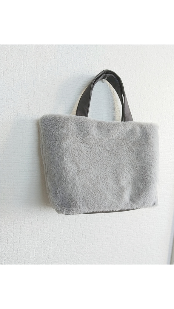 ペールグレーのソフトファートートバッグm トートバッグ mh 通販  