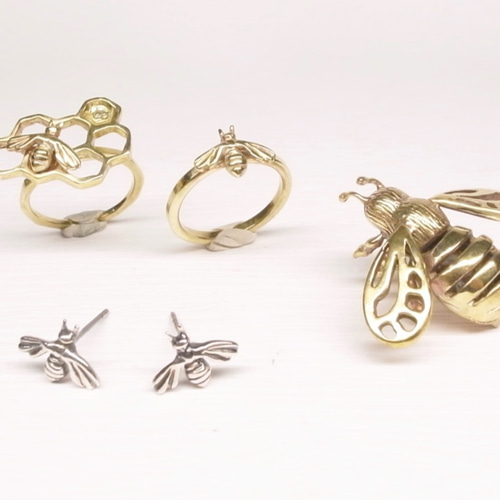 Ermaoシルバー」─[蜂蜂のブローチ18kゴールド] ブローチ 二毛銀 Nimou