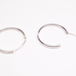 《二毛銀》【厚2mm銀管，大型圈圈耳環】（一對） 第2張的照片