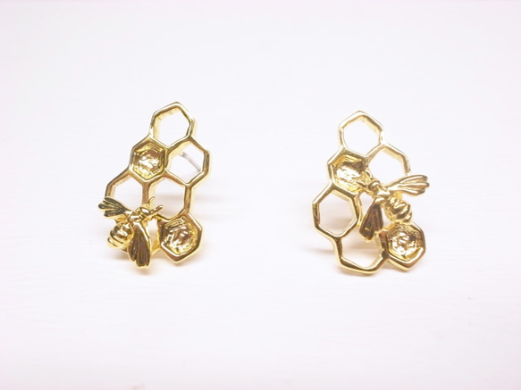《二毛銀》【蜂系列─蜂巢小蜜蜂18k金耳環】（一對） 第1張的照片
