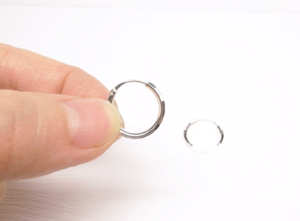 《二毛銀》【厚2mm切面銀管，中型圈圈耳環】（一對） 第1張的照片