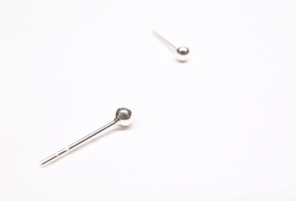 《二毛銀》【2.5 mm簡約純銀小銀球耳環】（一對） 第1張的照片