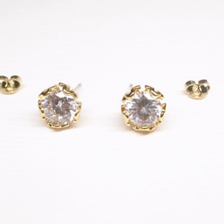《二毛銀》【黃銅鍍18K金+復古花瓣組合式鋯石耳環】（一對） 第6張的照片