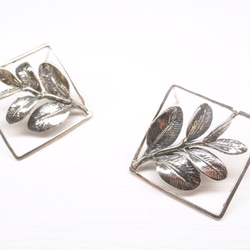 「Ermao銀」【葉】小さなフレーム銀イヤリング（シルバー）（1ペア）標本 2枚目の画像