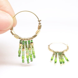 《二毛銀》【印第安-綠色串珠黃銅圈圈耳環】（一對） 第5張的照片