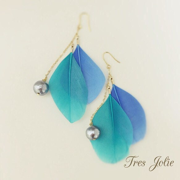 フェザーピアス blue×green 1枚目の画像