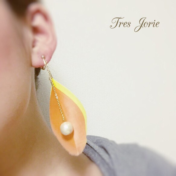 フェザーピアス yellow×orange 3枚目の画像