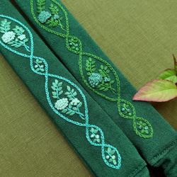 森林裡的夏日幻夢 森林綠 古典刺繡髮帶 全手工刺繡 第5張的照片