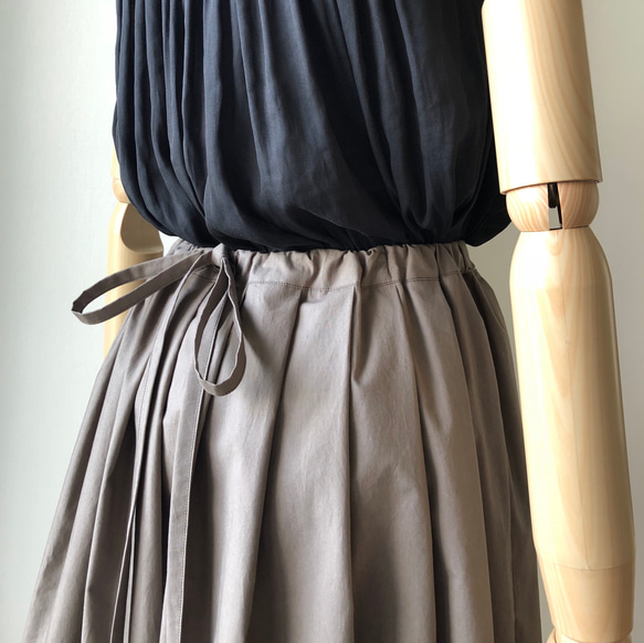 リボンをギュッと結ぶ大人かわいい コットンタックロングギャザースカート ベージュ (再販) 4枚目の画像