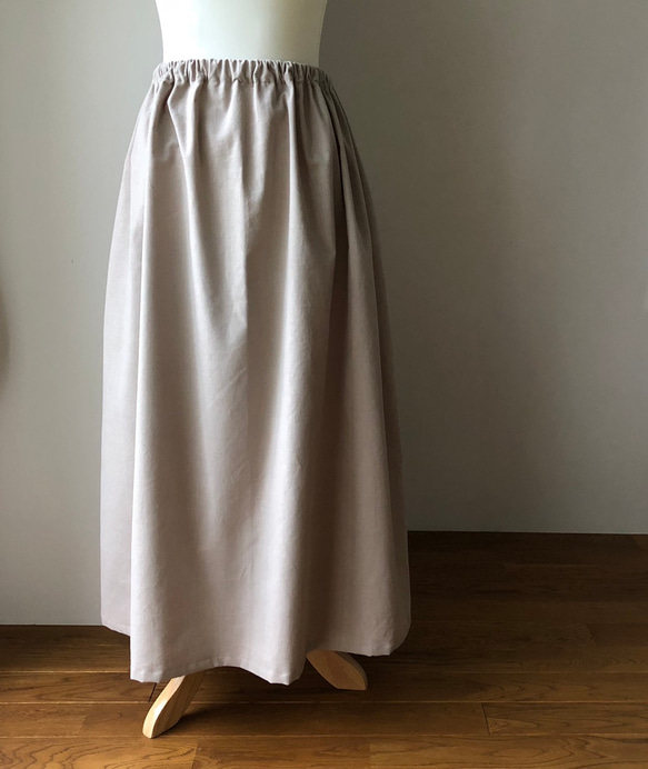 リボンを後ろでギュッと結ぶフレンチコーデュロイのロングスカート ソイラテ 7枚目の画像