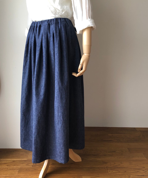 『数量限定ハンドメイド2019』リボンをギュッと結ぶハーフリネンデニムのタックロングギャザースカート(再販) 3枚目の画像