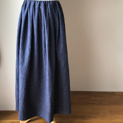 『数量限定ハンドメイド2019』リボンをギュッと結ぶハーフリネンデニムのタックロングギャザースカート(再販) 6枚目の画像