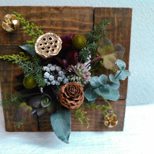 木工フレームのクリスマスフラワーアレンジメント アート