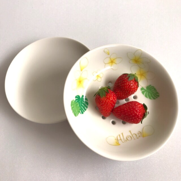 ☆万能皿☆15cm 穴あきプレート☆フルーツ皿☆蒸し皿☆水切り皿 1枚目の画像