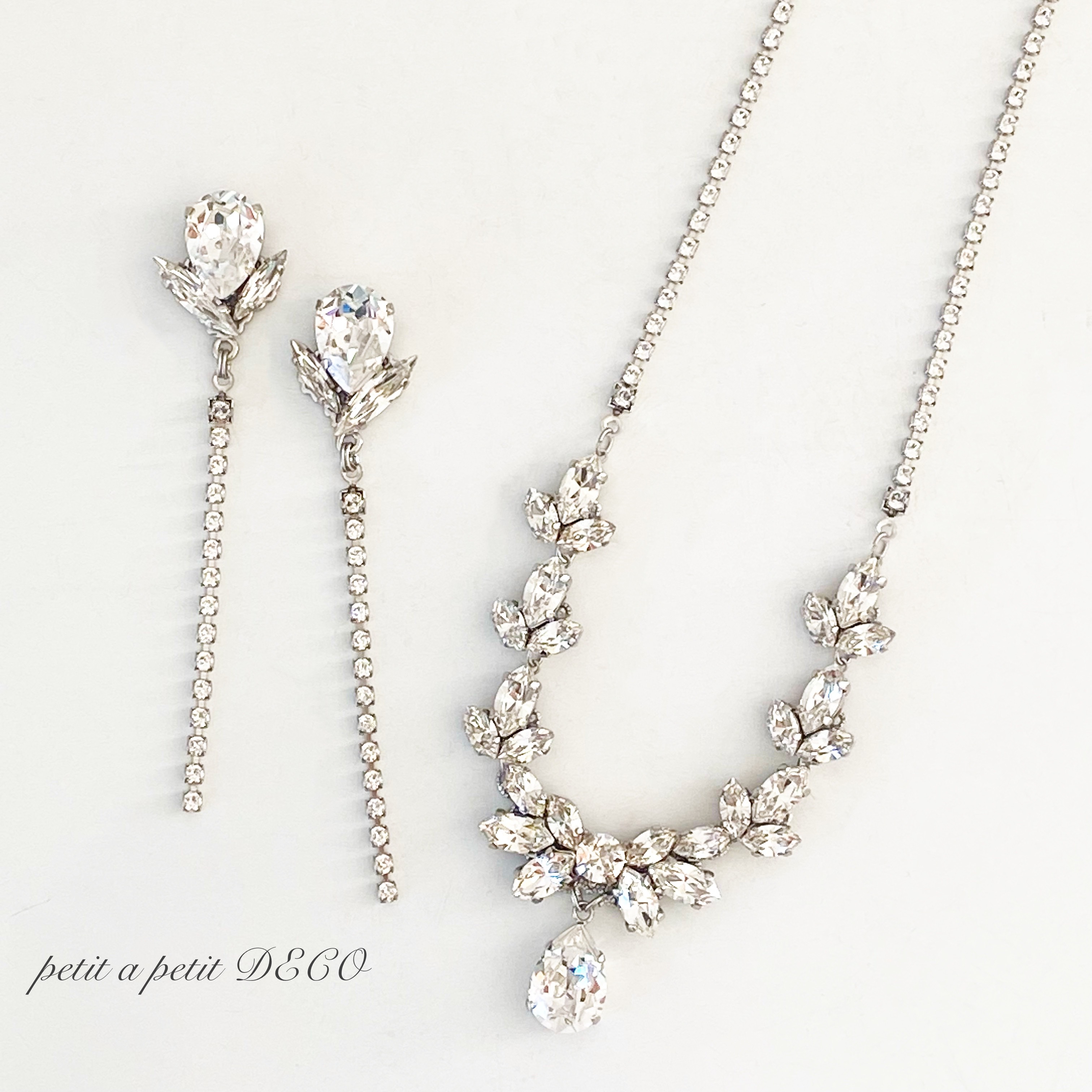 国内送料無料 総スワロフスキー® ボタニカルネックレス& Boutonピアス/イヤリング ギフトボックス付