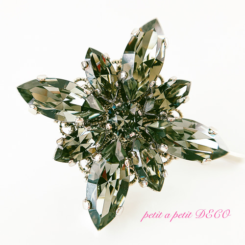 スワロフスキー　ブローチ スワロフスキー®︎ ブローチ(L) clématite タンザナイト ギフト