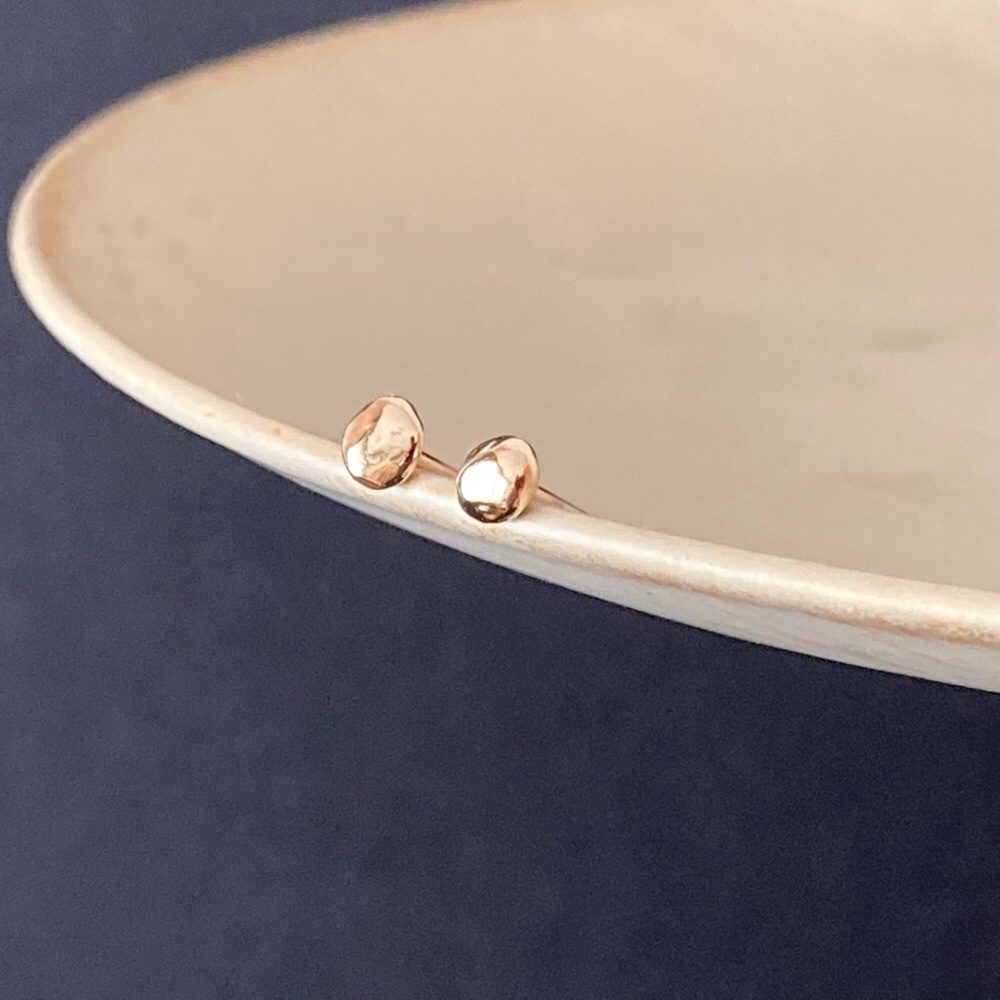 10ｋ ◇ teeny tiny ピアス ◇ とても小さな nugget