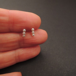 14kgf　小さな真珠のピアス　triplets 2枚目の画像