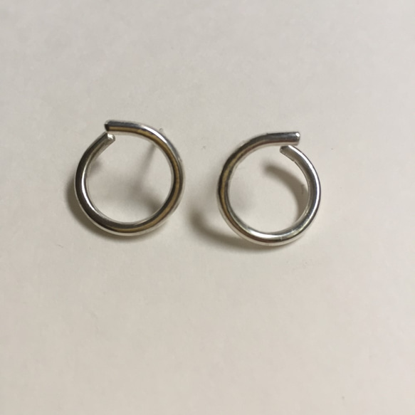 ◇ curl ◇ スタッドピアス silver 1枚目の画像