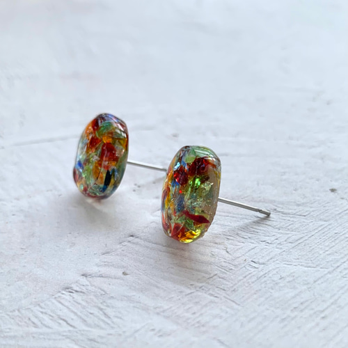 レジンピアス/イヤリング✳︎琉球ガラスカレット封入 ピアス（スタッド
