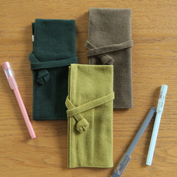 福袋 | 簡潔小筆袋 | 芥末黃x濃綠x橄欖綠 三入一組 第3張的照片