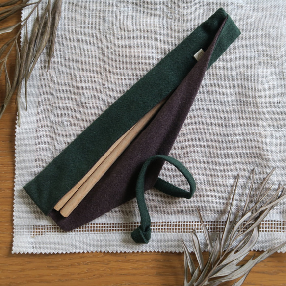 棉麻餐具收納袋-餐具行囊 | 窄版 | 濃綠x煙燻紫 第1張的照片