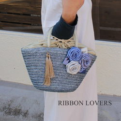 【送料無料】リボンの薔薇の花カゴバッグ(巾着付き・青) 2枚目の画像