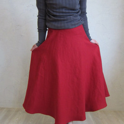 真っ赤なフレアスカート 3枚目の画像
