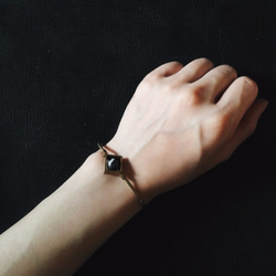 [Mush] Minimal wSquare Bracelet 黃銅 幾何 天然石 立體 彈性 手鏈 手鍊 手鍊 第1張的照片