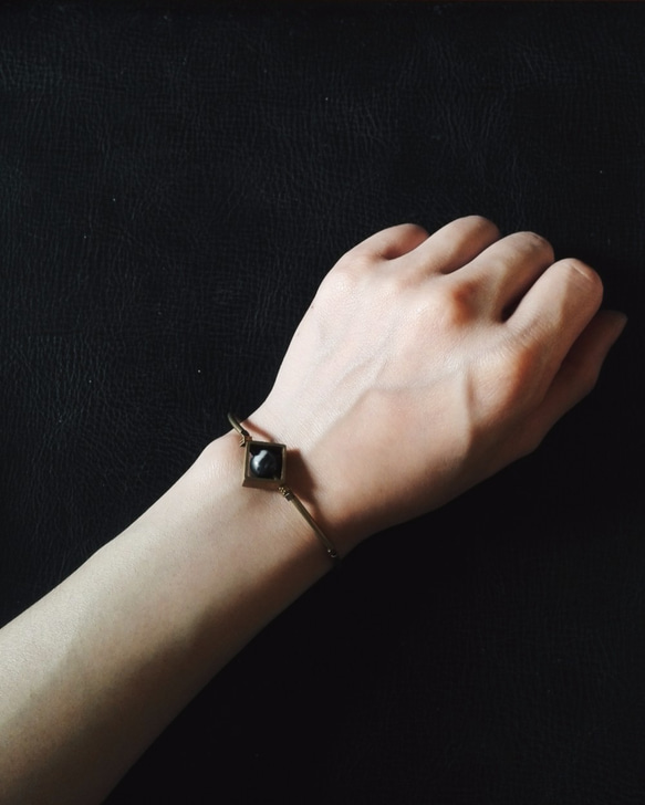 [Mush] Minimal wSquare Bracelet 黃銅 幾何 天然石 立體 彈性 手鏈 手鍊 手鍊 第1張的照片