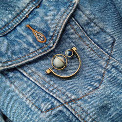 [Mush] Half Moon Brooch 半月扣針 第1張的照片