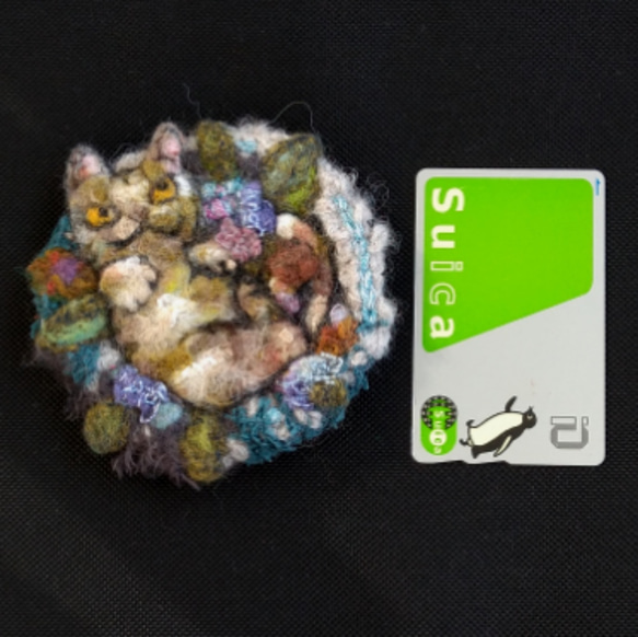 丸まる猫 サビ ブローチ 2枚目の画像