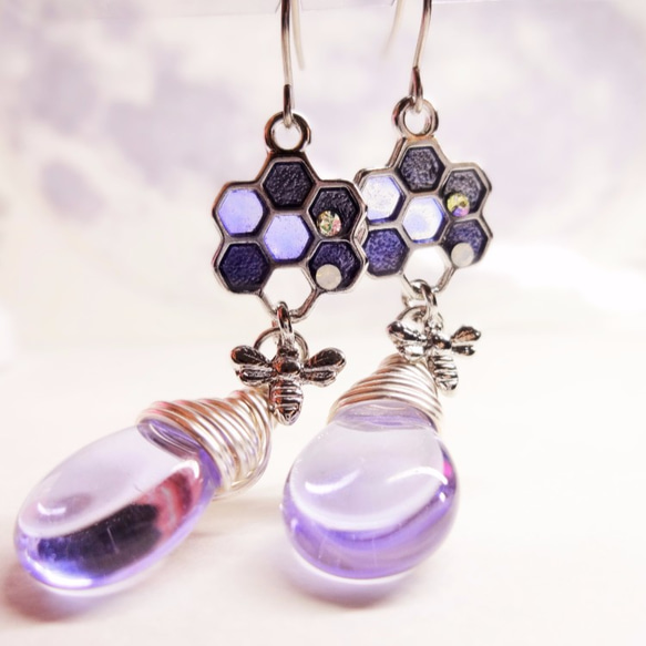 Moon light Honey Dangle Earrings 月 月光 ムーンピアス  蜂蜜 2枚目の画像