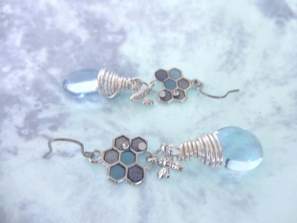 Moon light Honey Dangle Earrings 月 月光 ムーンピアス  蜂蜜 3枚目の画像