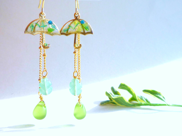 ☂UMBRELLA Earrings *Fresh Greenery* 3枚目の画像